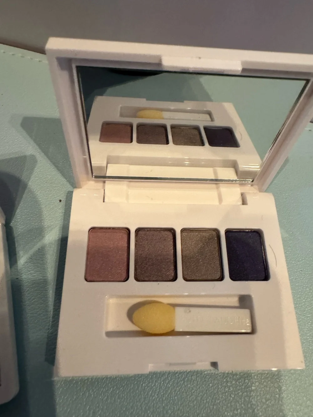Lilly Pulitzer Estee  Lauder Eyeshadow Palette with Pink, Peach,& Bronzer
